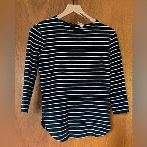 Striped 3/4 top with back zipper.